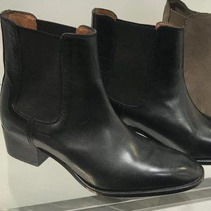 Frye Dara Chelsea boots - NEVER WORN